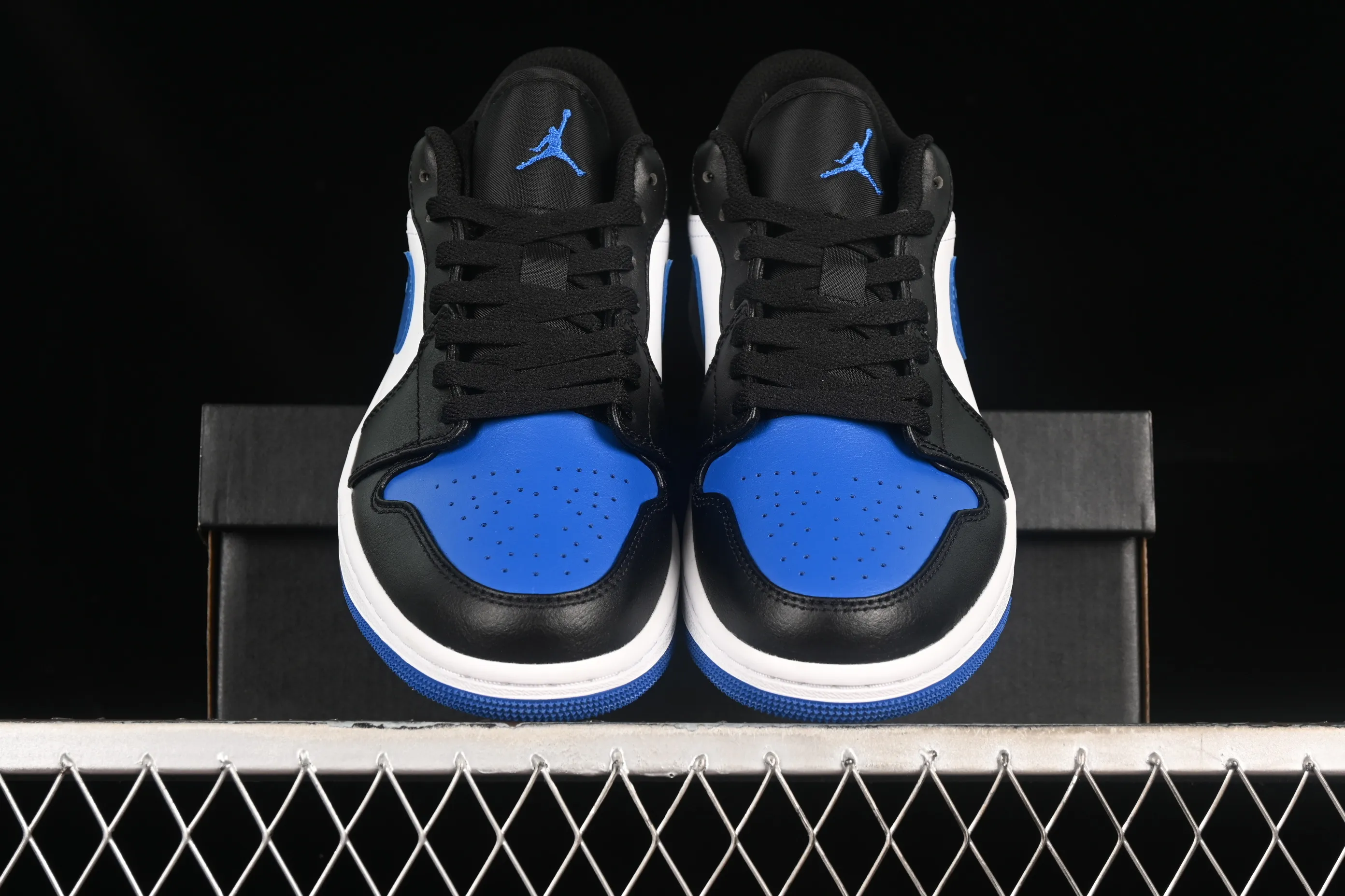 All categories Air Jordan Jordan series basketball shoes Air Jordan 1 Low G version pure original Air Jordan 1 Low AJ1 Joe 1 black and white blue low-top cultural basketball shoes 553558-140